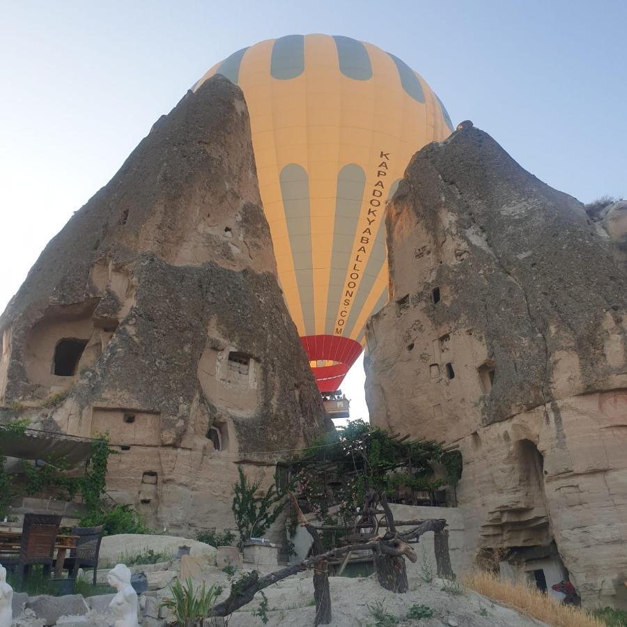 Bed and Breakfast Emily Cave House Göreme Exterior foto
